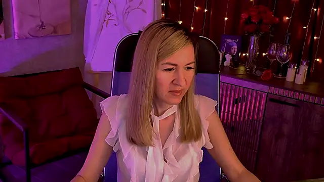 DonnaSmitth online show from April 16, 9:39 pm