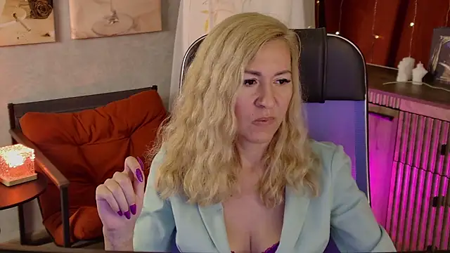 DonnaSmitth online show from June 15, 7:46 pm