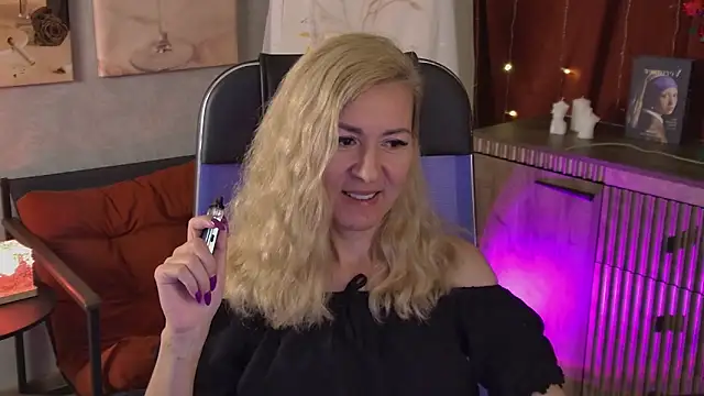 DonnaSmitth online show from June 16, 6:52 pm