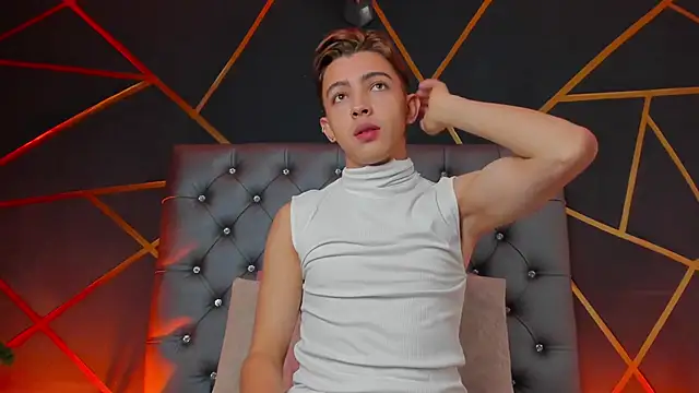 Lian Miller1  online show from November 15, 12:42 pm