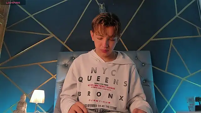 Lian Miller1  online show from March 4, 12:24 pm