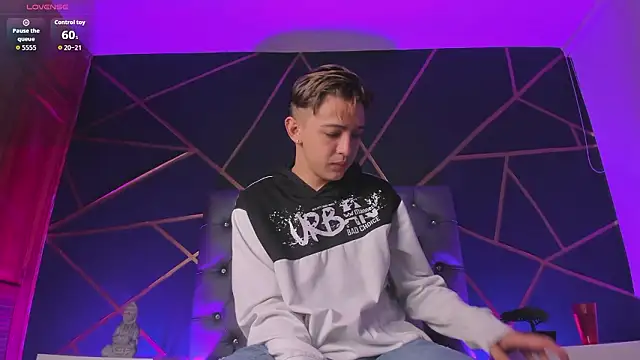 Lian Miller1  online show from February 13, 12:27 pm