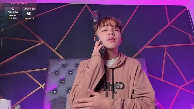 Lian Miller1  online show from March 31, 12:18 pm