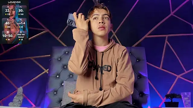 Lian Miller1  online show from January 15, 12:30 pm