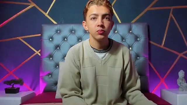 Lian Miller1  online show from October 30, 12:25 pm