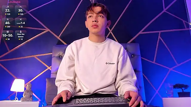 Lian Miller1  online show from February 26, 12:16 pm