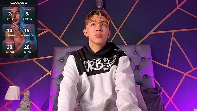 Lian Miller1  online show from April 13, 12:42 pm