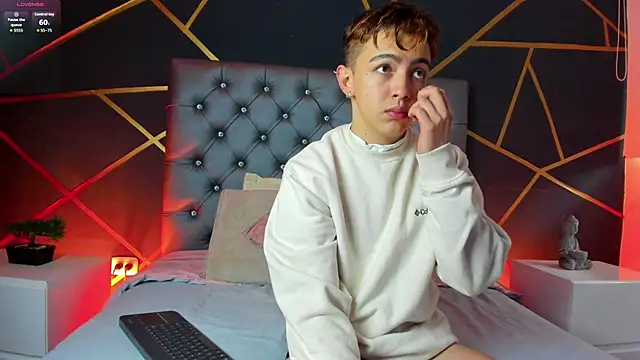 Lian Miller1  online show from October 27, 12:39 pm