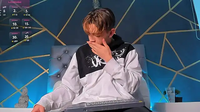 Lian Miller1  online show from February 24, 12:17 pm