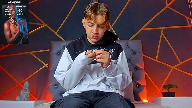 Lian Miller1  online show from January 14, 12:20 pm