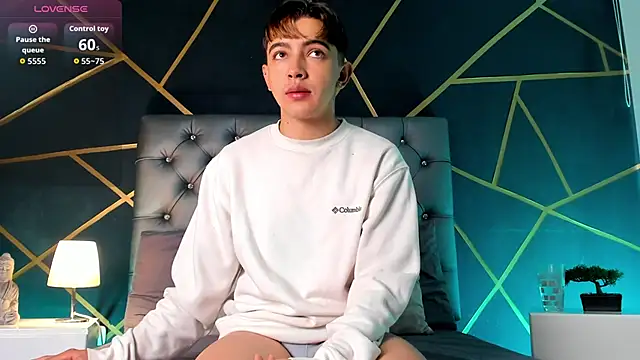 Lian Miller1  online show from March 13, 12:21 pm