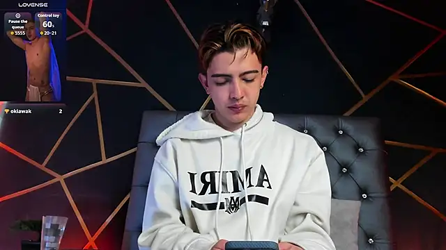 Lian Miller1  online show from December 1, 12:28 pm