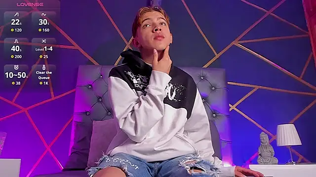 Lian Miller1  online show from March 28, 12:39 pm