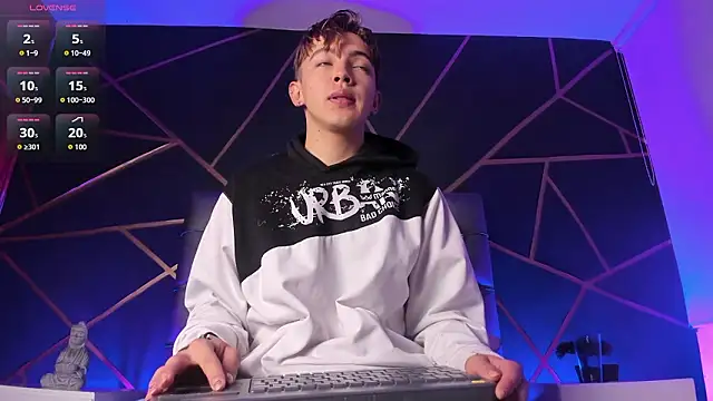 Lian Miller1  online show from February 17, 12:13 pm