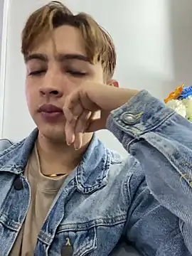 Lian Miller1  online show from April 12, 1:47 pm