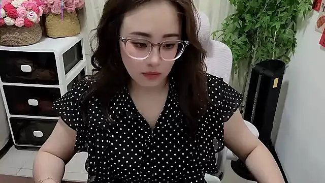 Snapshot of NEWONETO chatting on July 13, 3:11 pm NEWONETO online show from July 13, 3:11 pm