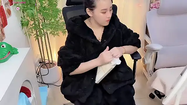 NEWONETO online show from January 14, 2:20 pm