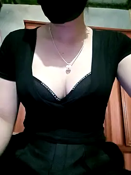 Snapshot of LenaCii chatting on October 2, 3:43 am LenaCii online show from October 2, 3:43 am