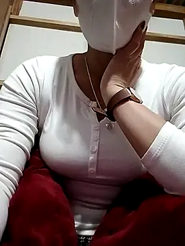 Snapshot of LenaCii chatting on November 18, 6:33 pm LenaCii online show from November 18, 6:33 pm