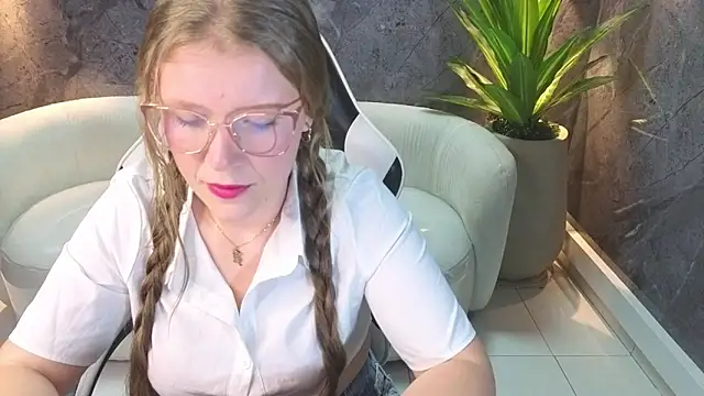 Snapshot of carla_tp chatting on October 9, 7:58 pm carla tp online show from October 9, 7:58 pm