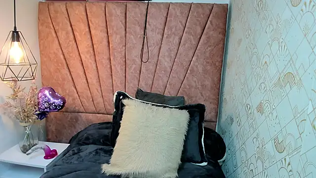 Issa Milf   online show from November 6, 1:04 pm