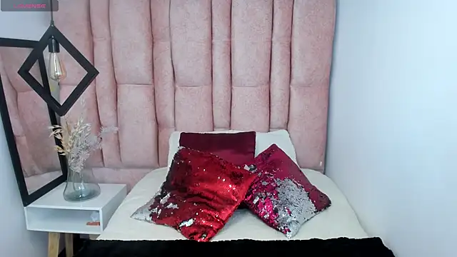 Issa Milf   online show from May 23, 12:37 pm