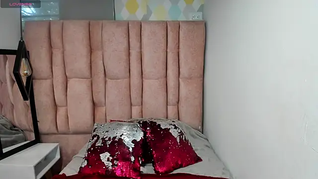 Issa Milf   online show from April 18, 1:24 pm
