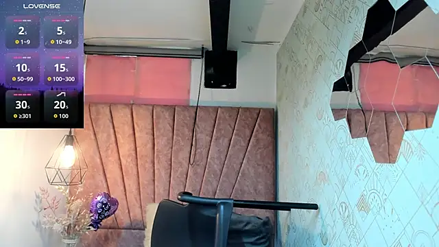 Snapshot of Issa_Milf__ chatting on October 9, 1:00 pm Issa Milf online show from October 9, 1:00 pm