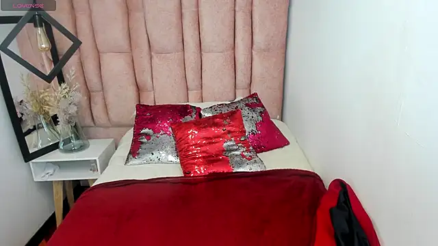 Issa Milf   online show from May 29, 1:28 pm