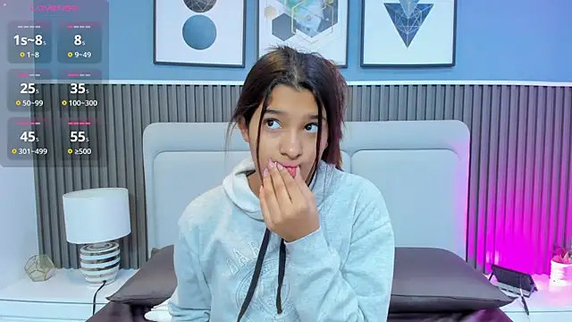 Snapshot of liz__cute chatting on October 31, 11:29 am liz cute online show from October 31, 11:29 am