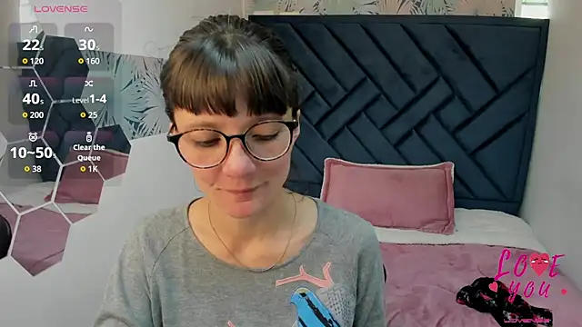 Snapshot of Valery_More__ chatting on June 25, 1:27 pm Valery More online show from June 25, 1:27 pm