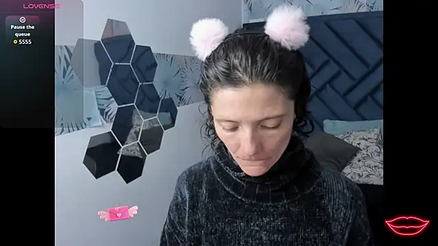 Valery More   online show from January 17, 1:15 pm