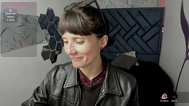 Valery More   online show from January 8, 2:12 pm