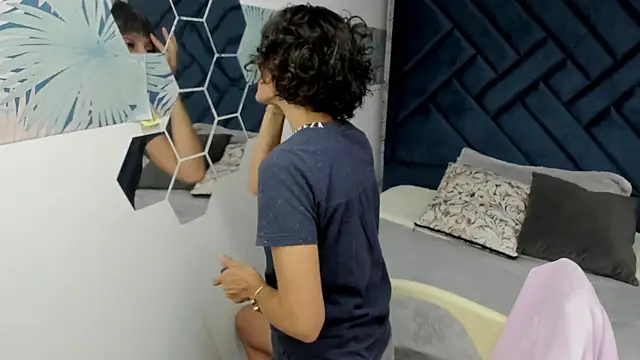 Valery More   online show from October 30, 12:14 pm