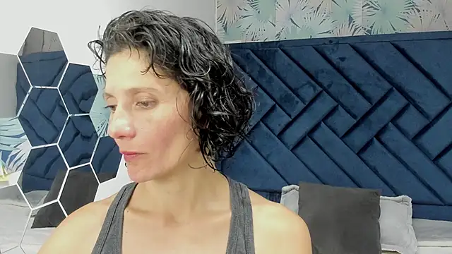 Valery More   online show from November 24, 1:22 pm