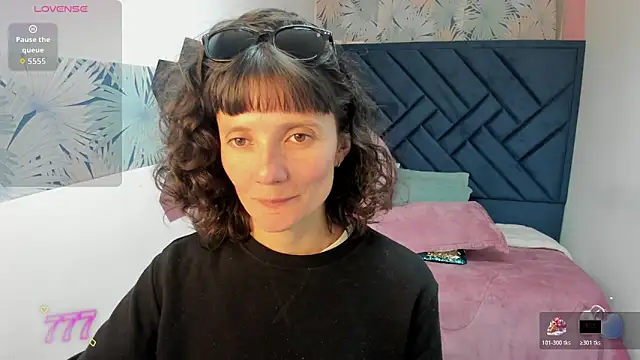 Valery More   online show from June 3, 2:18 pm