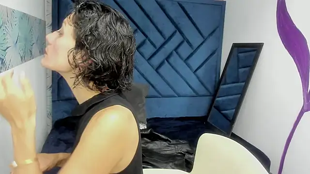 Valery More   online show from October 12, 3:35 pm