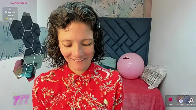 Snapshot of Valery_More__ chatting on June 11, 1:52 pm Valery More online show from June 11, 1:52 pm