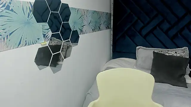 Valery More   online show from October 31, 1:08 pm