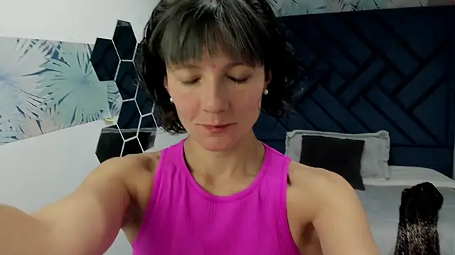 Valery More   online show from November 18, 12:30 pm