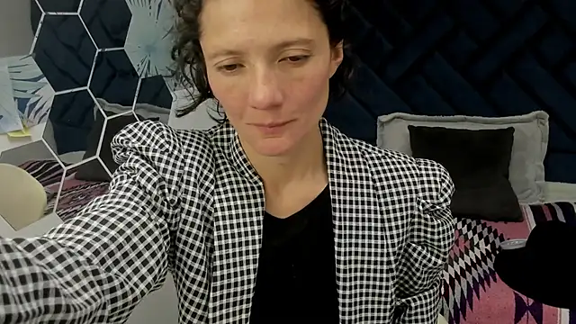 Valery More   online show from November 13, 12:09 pm