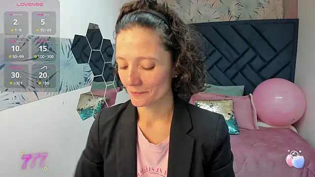 Snapshot of Valery_More__ chatting on June 10, 1:12 pm Valery More online show from June 10, 1:12 pm