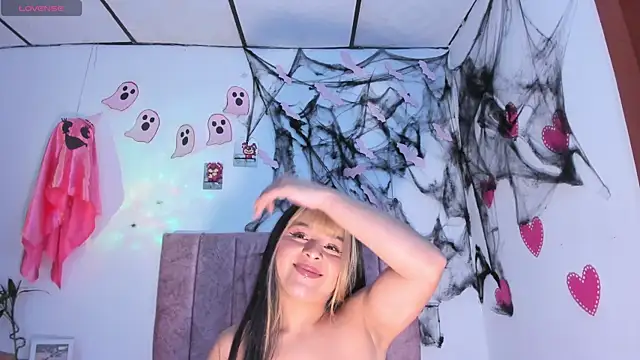 Snapshot of Mila_1wood chatting on October 17, 2:30 pm Mila 1wood online show from October 17, 2:30 pm