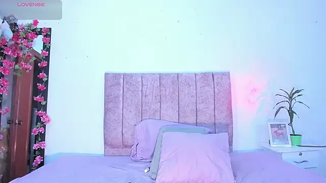 Mila 1wood online show from February 9, 11:41 am