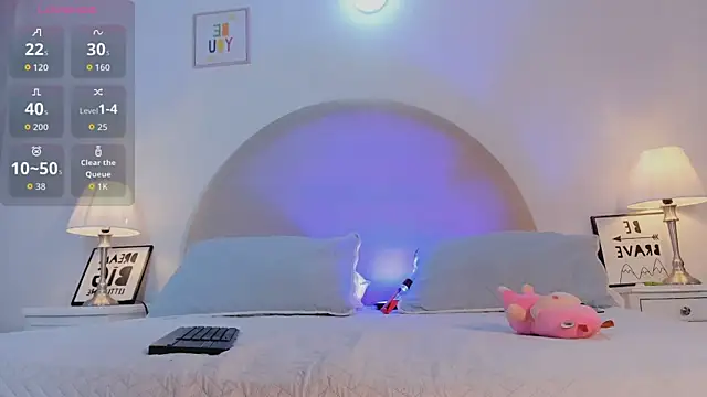 charlotte  queen online show from October 29, 12:48 pm