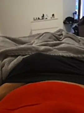 Snapshot of hungboy94 chatting on February 14, 3:45 pm hungboy94 online show from February 14, 3:45 pm