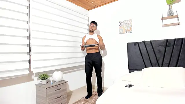 Snapshot of Taylormaccurdy_ chatting on October 1, 3:16 pm Taylormaccurdy online show from October 1, 3:16 pm