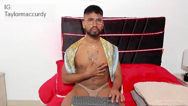 Taylormaccurdy  online show from December 2, 2:30 pm