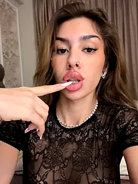 Candy flippp online show from October 8, 3:13 pm