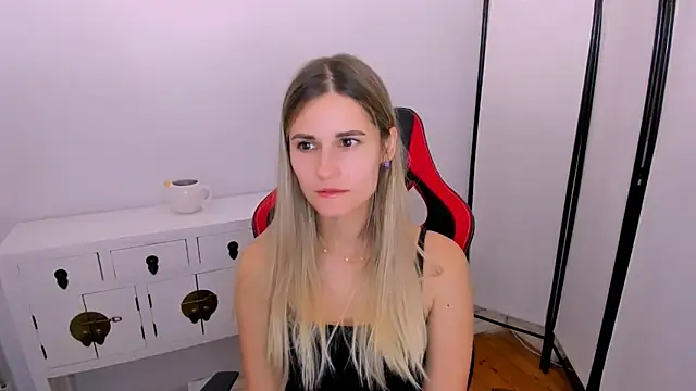 CatrinAmore online show from October 12, 4:47 am